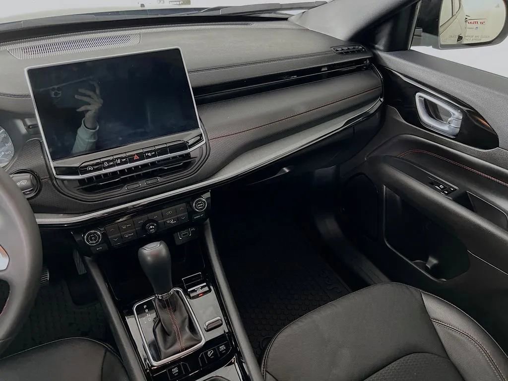 Used 2024 Jeep Compass Trailhawk image 22