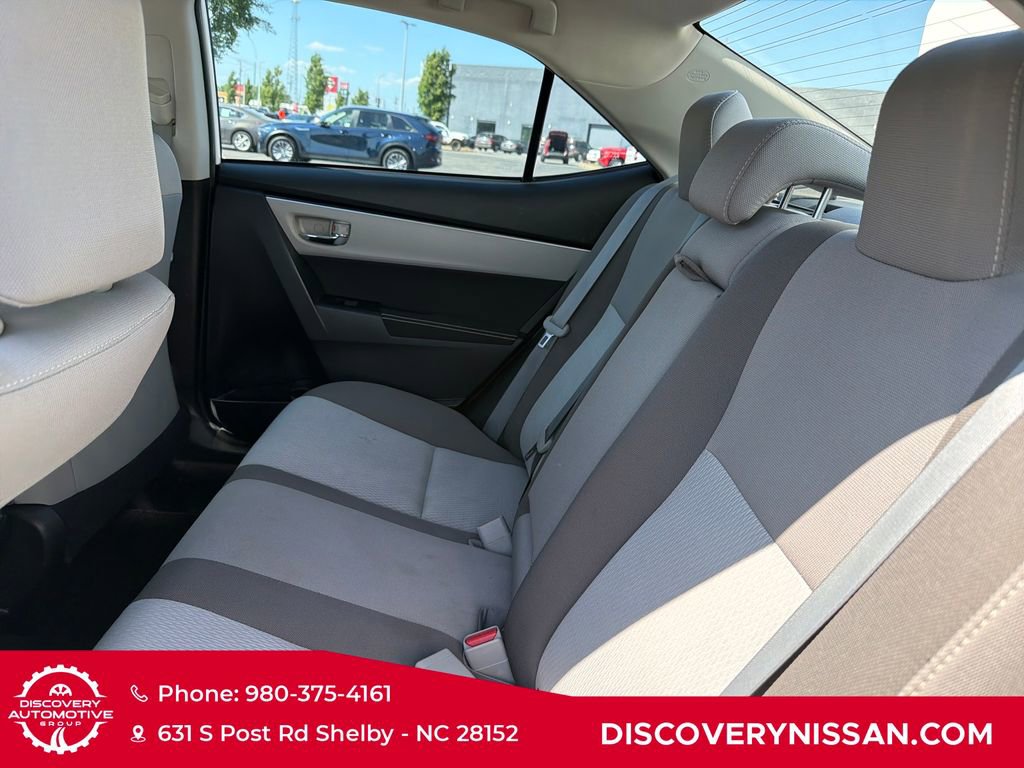 Used 2018 Toyota Corolla LE FWD image 30