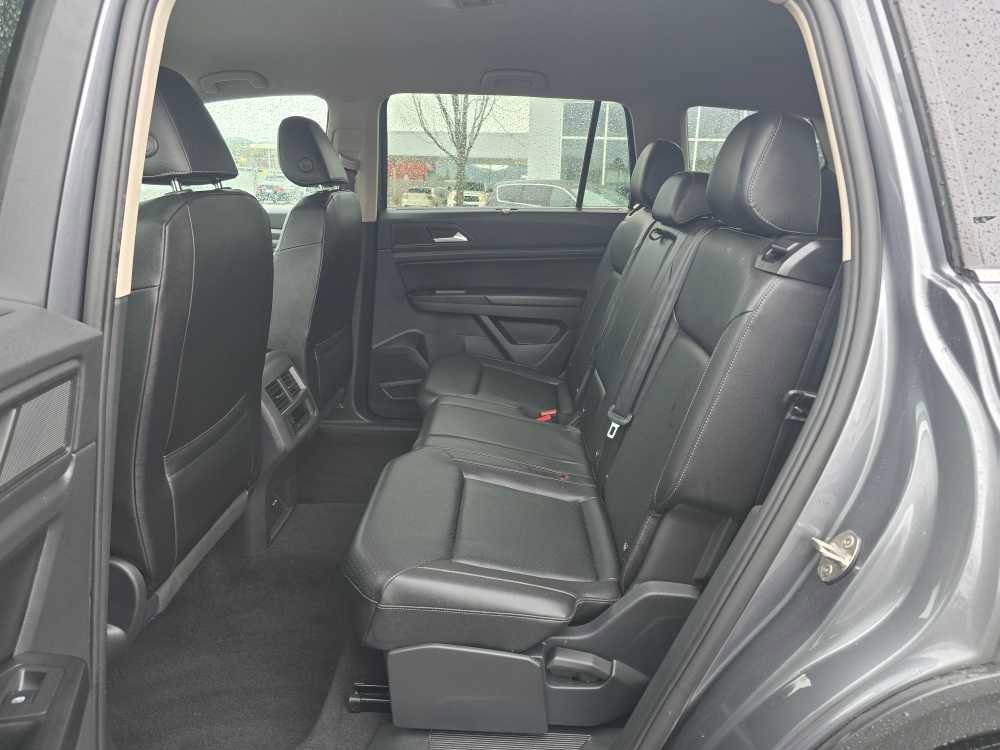 Used 2020 Volkswagen Atlas SE w/ Towing Package image 16