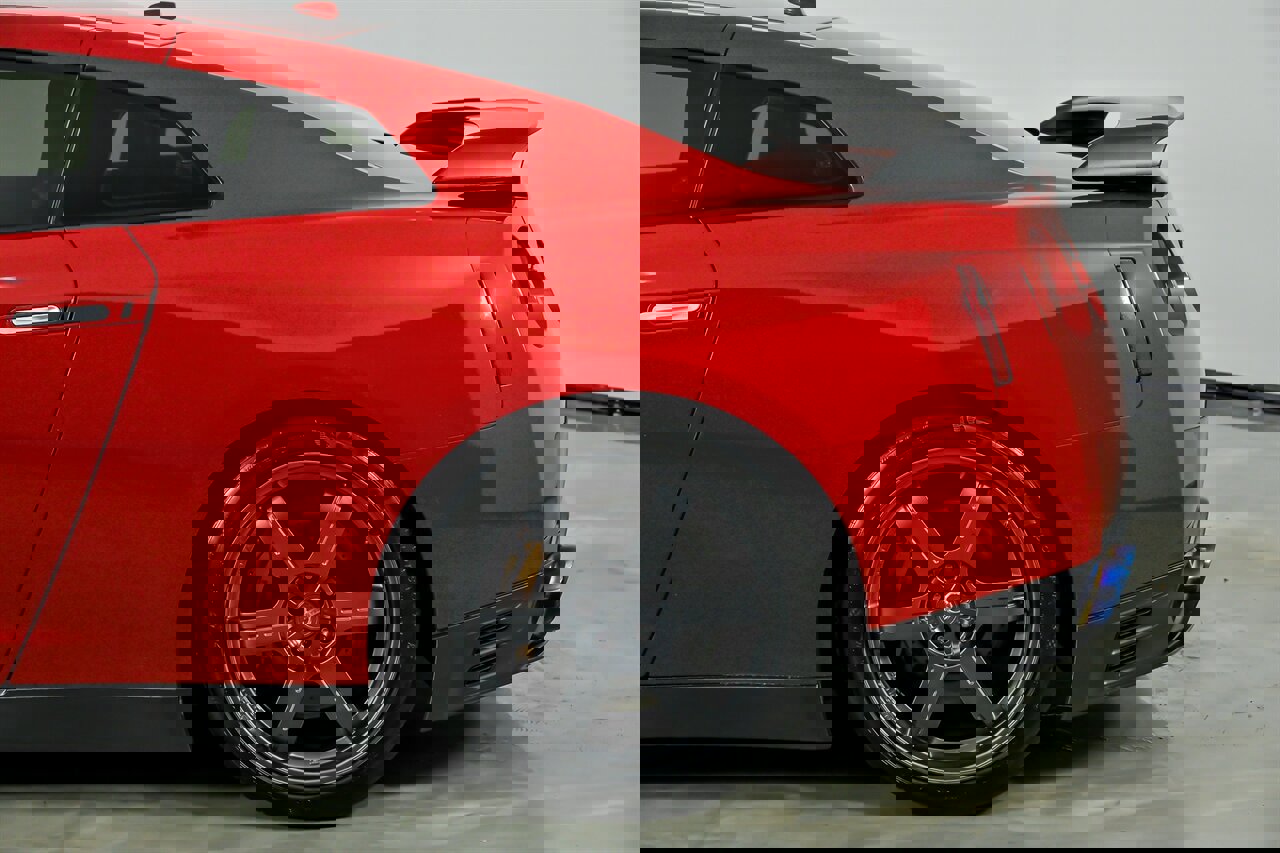 Used 2015 Nissan GT-R Black Edition image 9