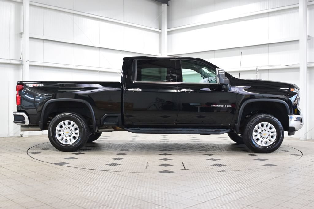 Used 2024 Chevrolet Silverado 2500 LTZ w/ LTZ Convenience Package AWD/4WD image 9