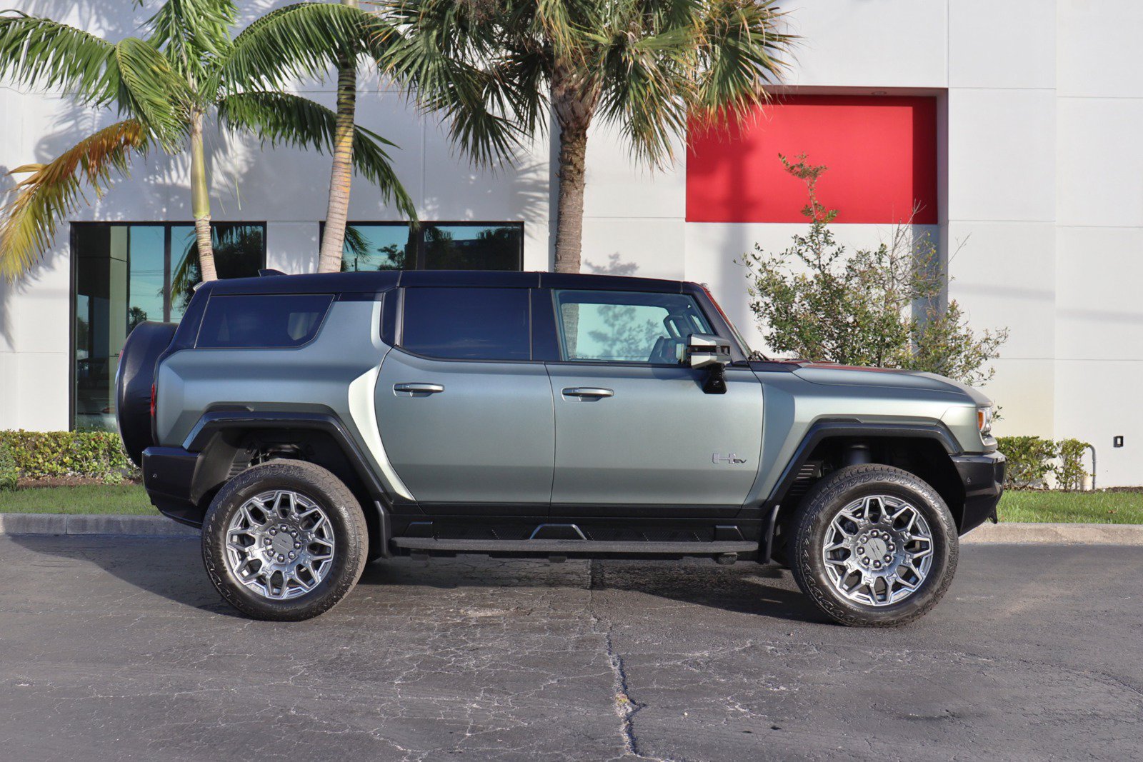 Used 2024 GMC Hummer EV 3X AWD/4WD image 12