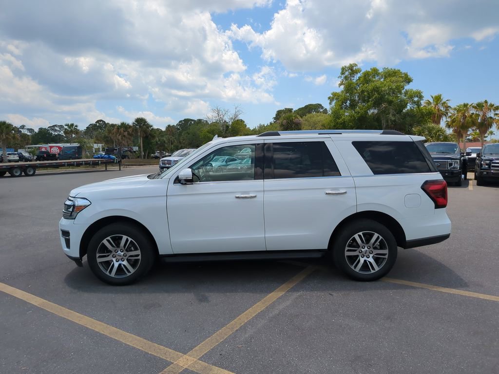 Used 2024 Ford Expedition Limited AWD/4WD image 4