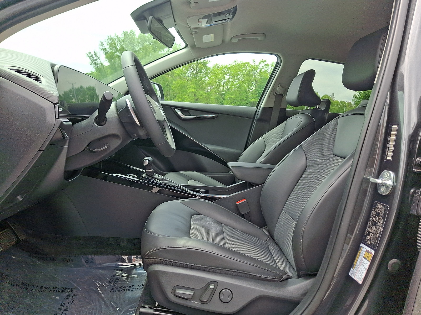 Certified 2024 Kia Niro EX FWD image 13
