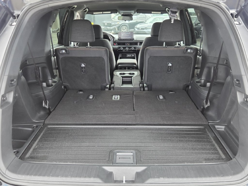 Certified 2025 Honda Pilot Sport image 14