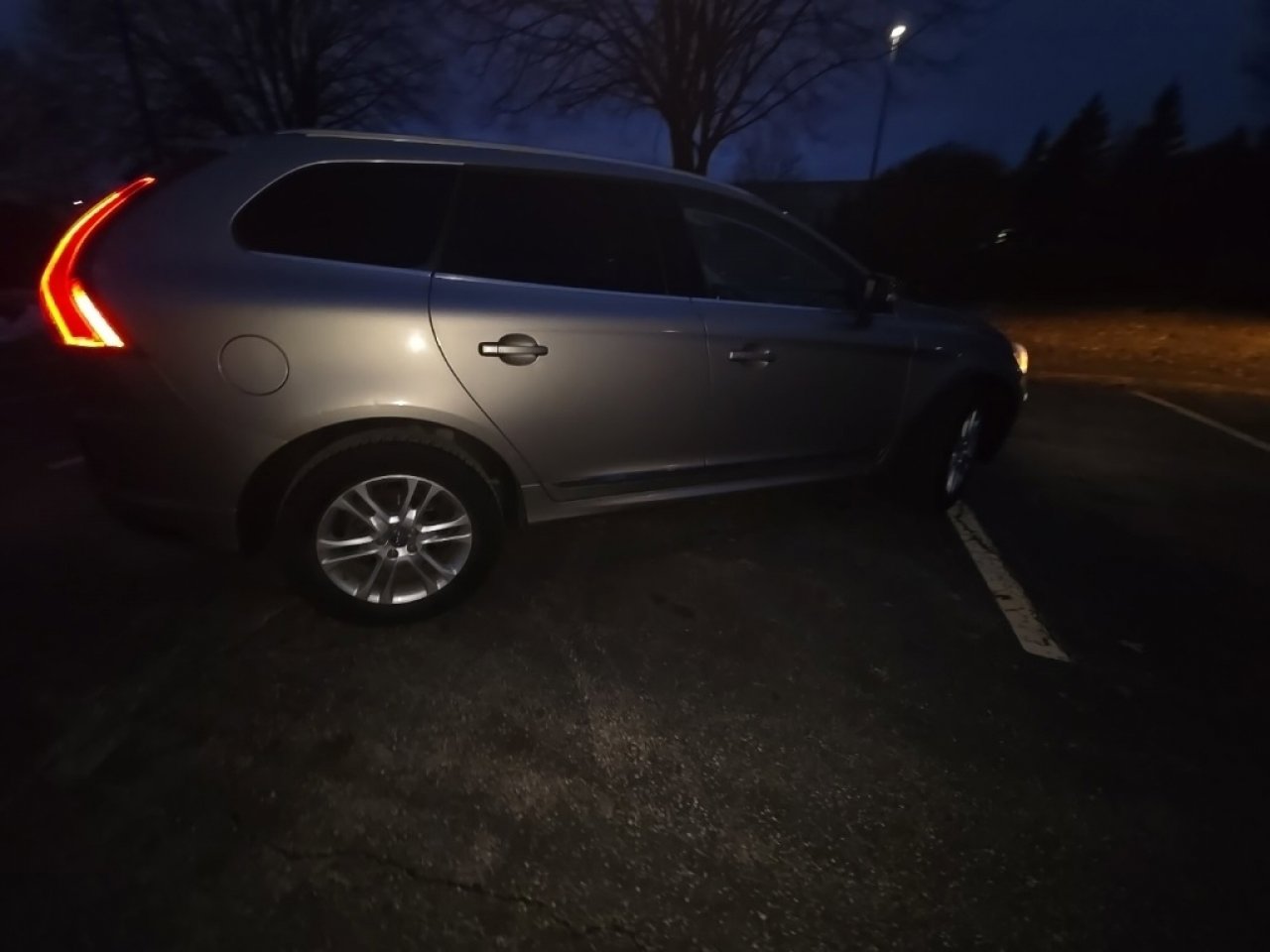 Used 2015 Volvo XC60 T5 Premier image 12