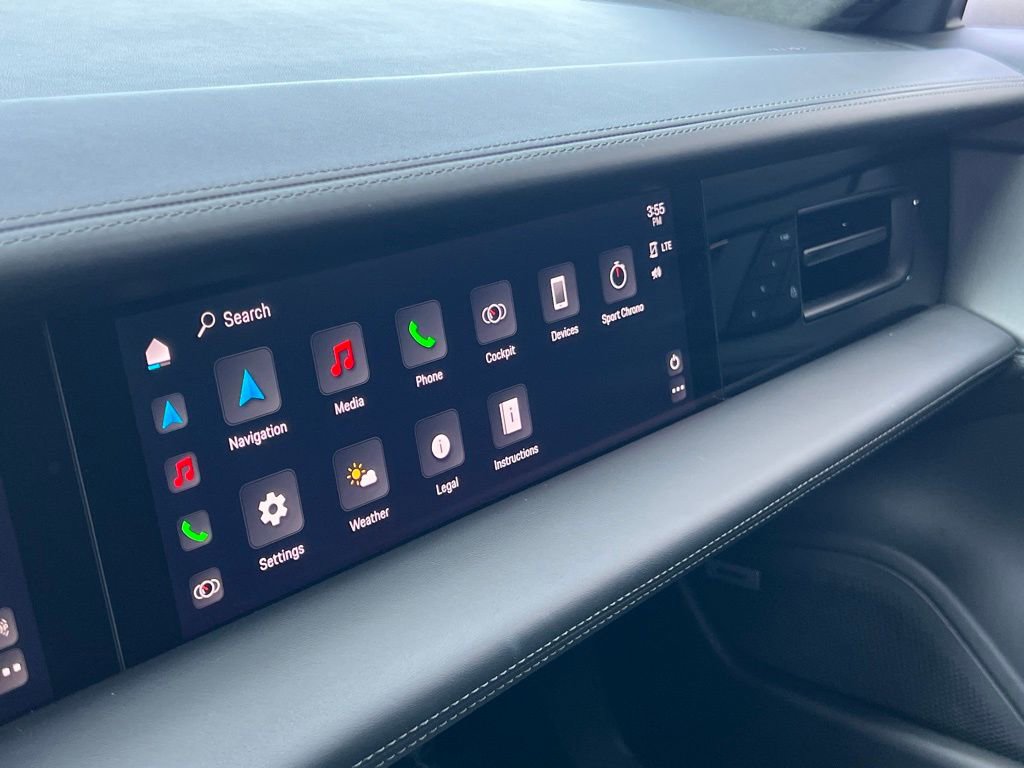 Used 2022 Porsche Taycan GTS image 24