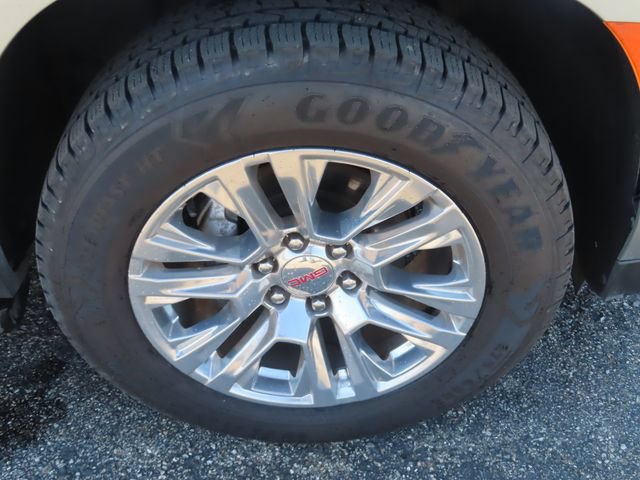 Used 2024 GMC Yukon XL Denali w/ Advanced Technology Package AWD/4WD image 14