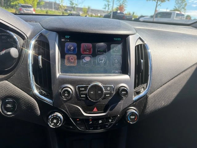 Used 2017 Chevrolet Cruze LT FWD image 11