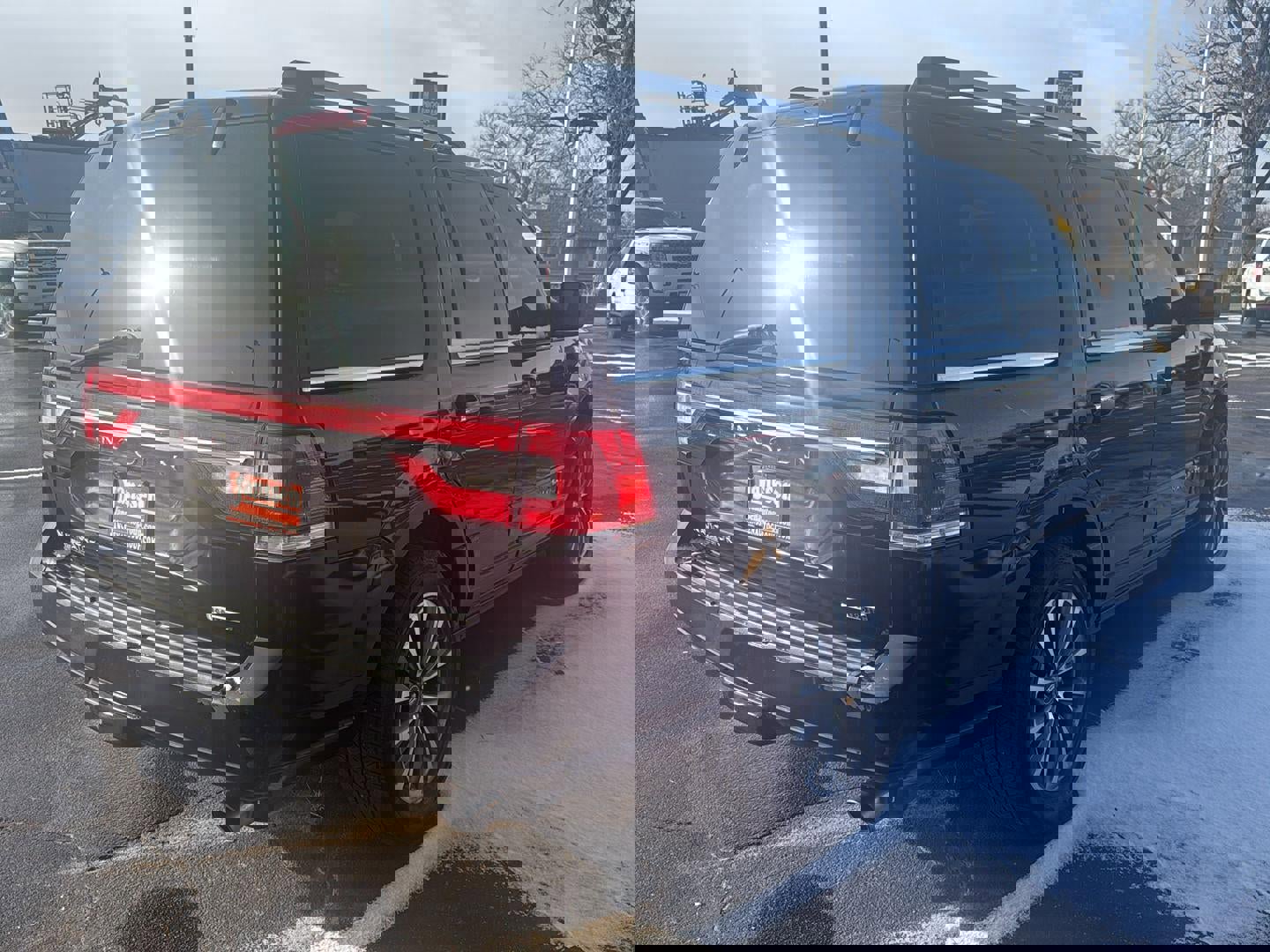 Used 2016 Lincoln Navigator Select image 5