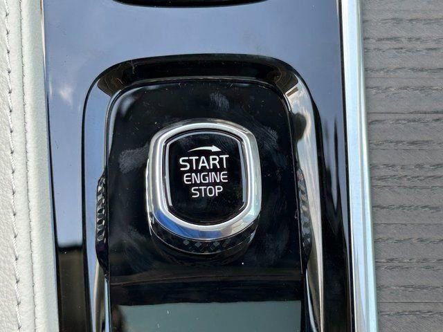 New 2025 Volvo XC90 T8 Plus w/ Protection Package Premier image 24