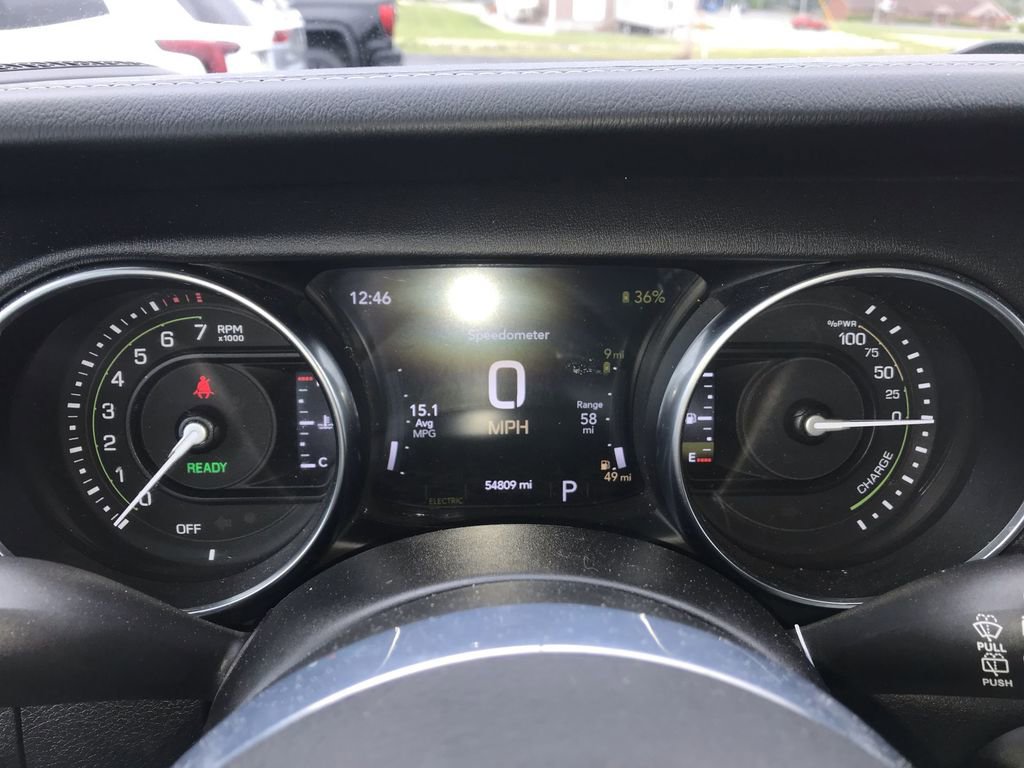 Used 2022 Jeep Wrangler Unlimited Sahara w/ Cold Weather Group AWD/4WD image 15