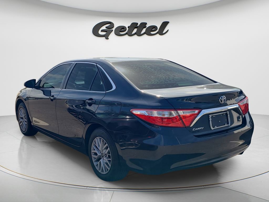 Used 2016 Toyota Camry LE image 7