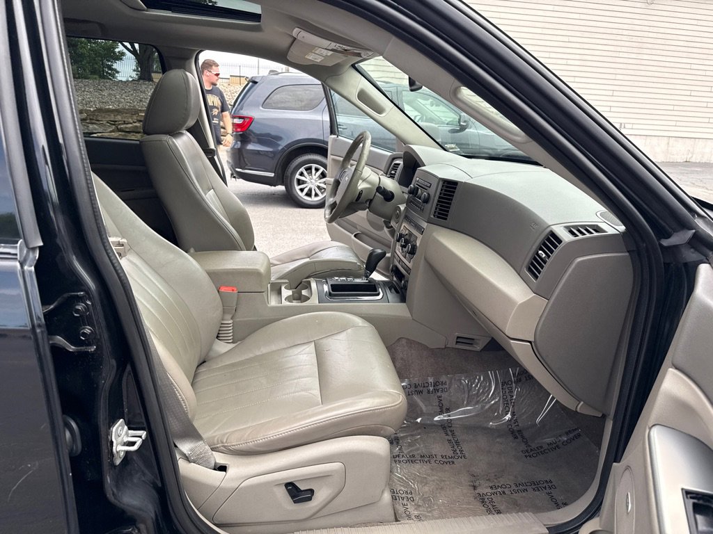 Used 2007 Jeep Grand Cherokee Laredo AWD/4WD image 13