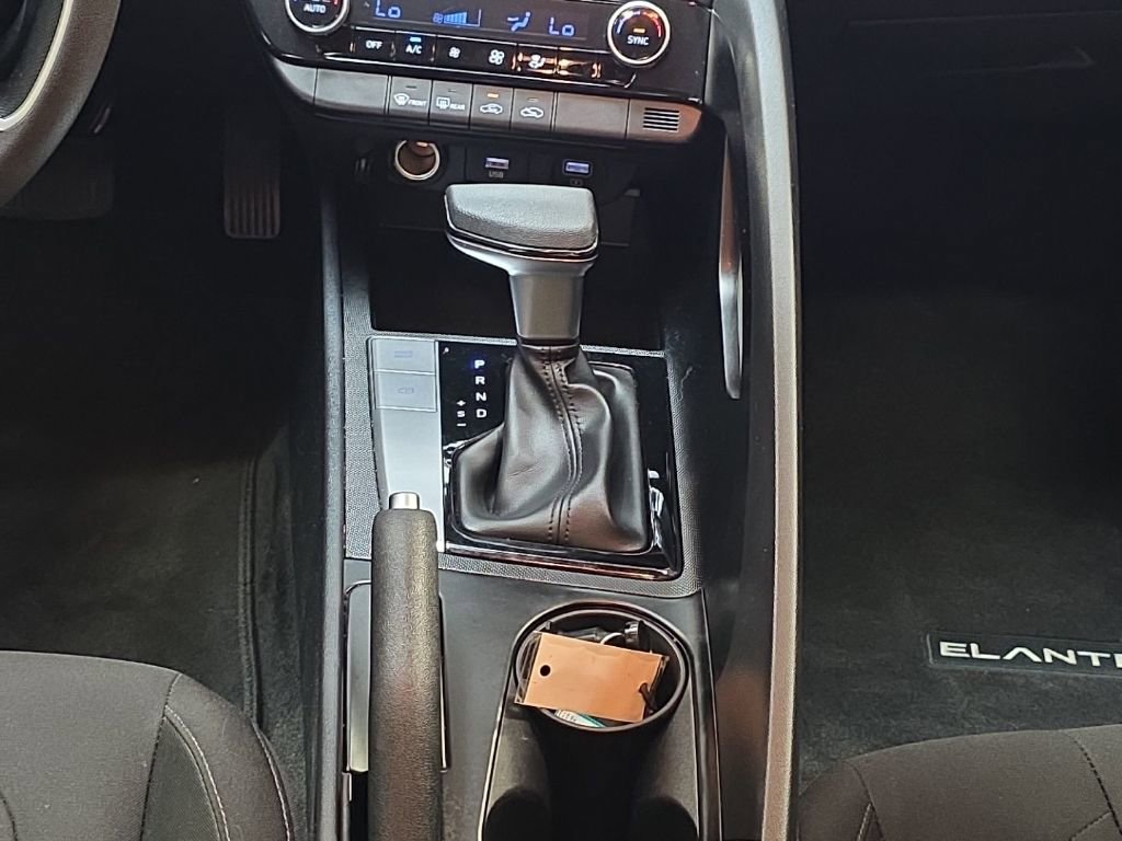 Used 2022 Hyundai Elantra SEL image 20