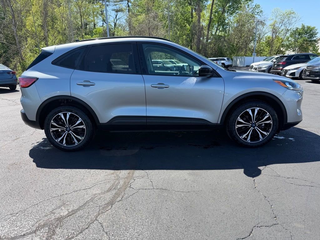 Used 2022 Ford Escape SEL w/ SEL Stealth AWD Package image 5