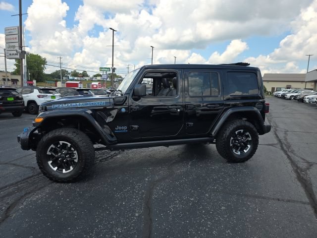 Used 2025 Jeep Wrangler Unlimited Rubicon 4xe AWD/4WD image 3