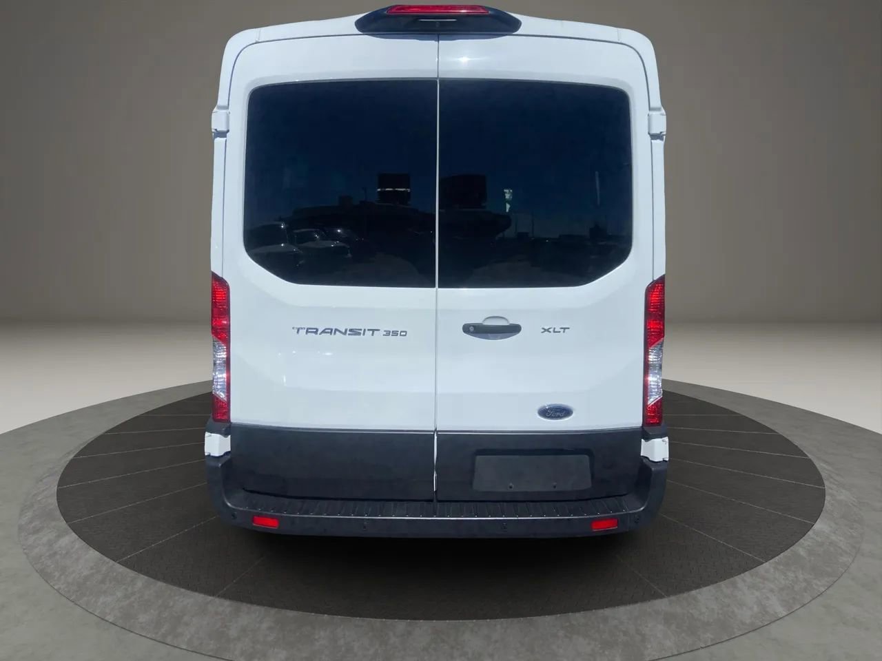 Used 2021 Ford Transit 350 XLT image 5