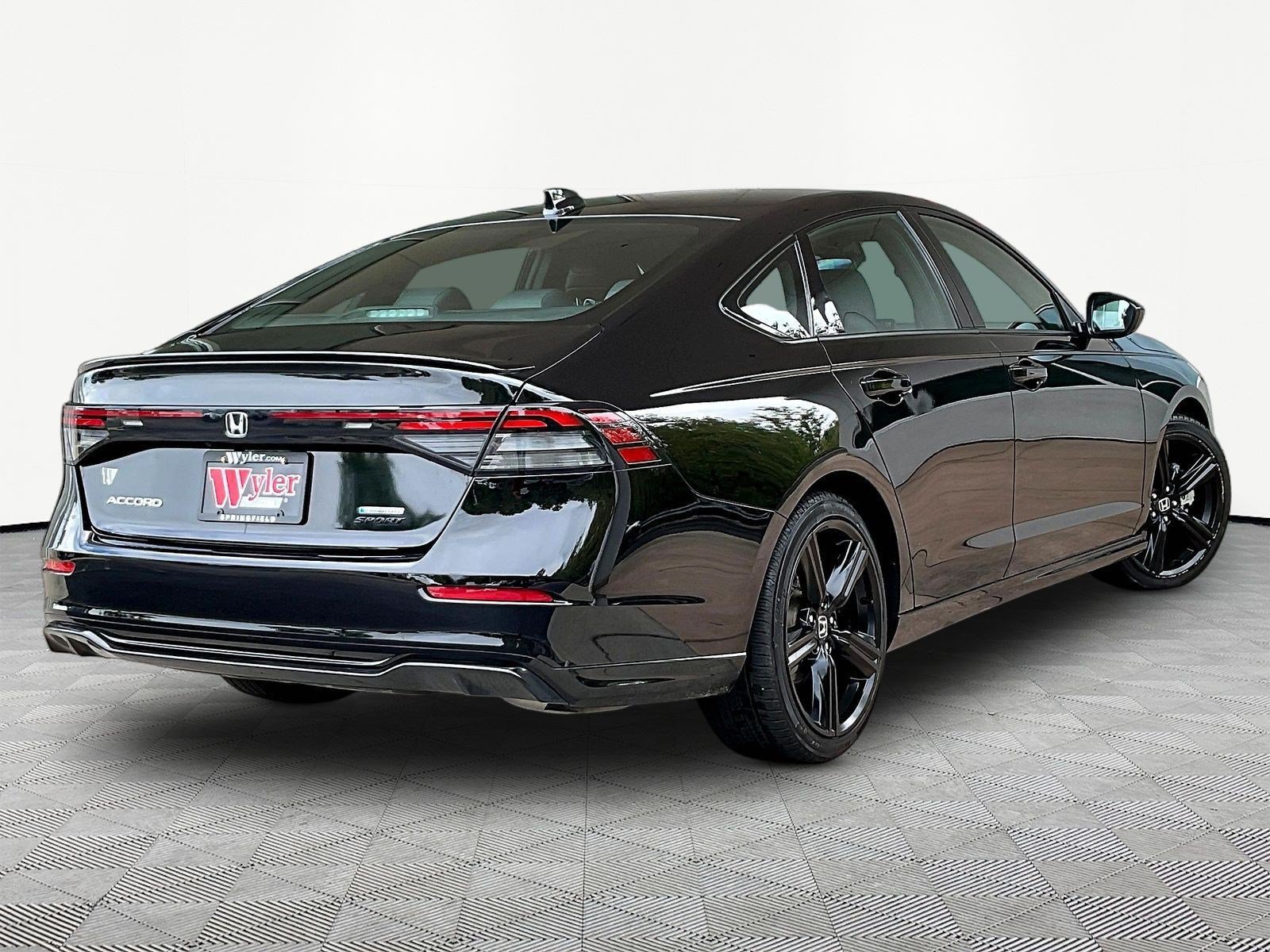 Used 2025 Honda Accord Sport image 6