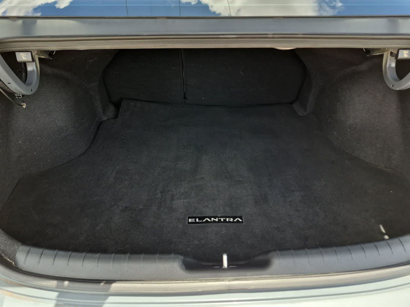 Used 2022 Hyundai Elantra Limited FWD image 26
