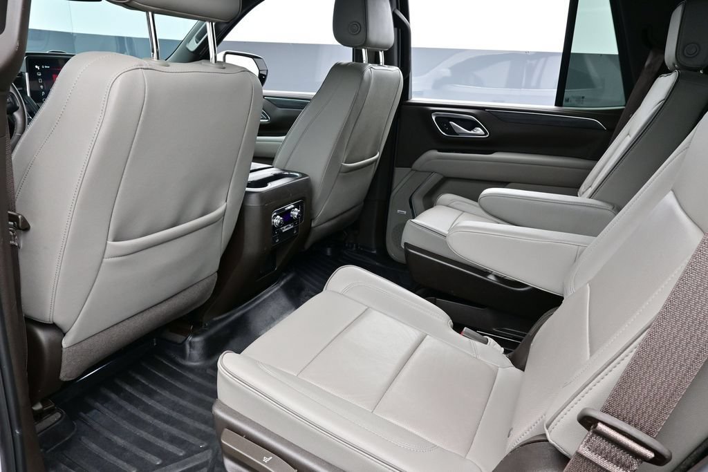 Used 2023 GMC Yukon SLT w/ SLT Luxury Package RWD image 14