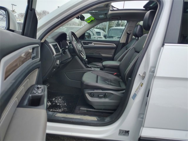 Used 2021 Volkswagen Atlas SEL image 2