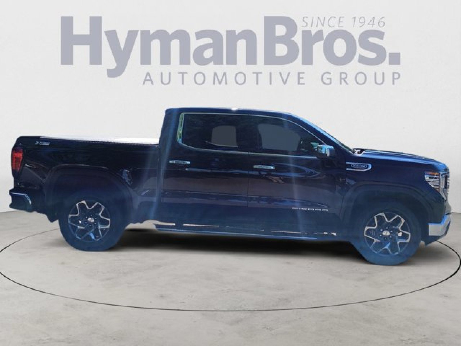 Used 2023 GMC Sierra 1500 SLT w/ SLT Premium Package AWD/4WD image 2