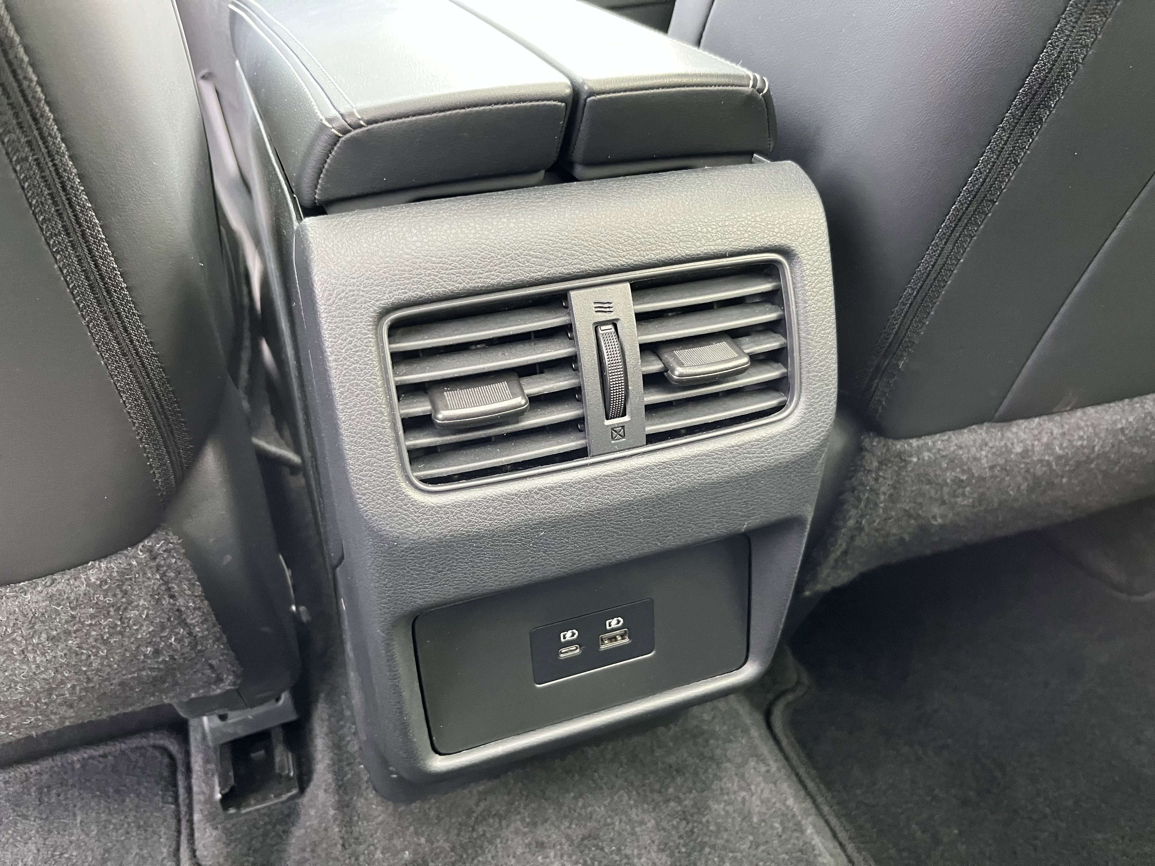 Used 2023 Nissan Rogue SV w/ SV Premium B Package image 17