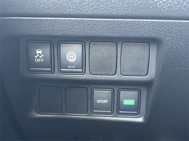 Used 2020 Nissan Rogue Sport SV image 16