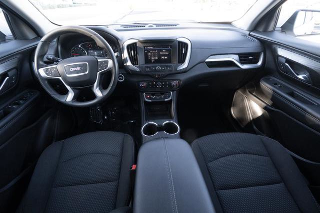 Used 2024 GMC Terrain SLE w/ Driver Convenience Package image 13