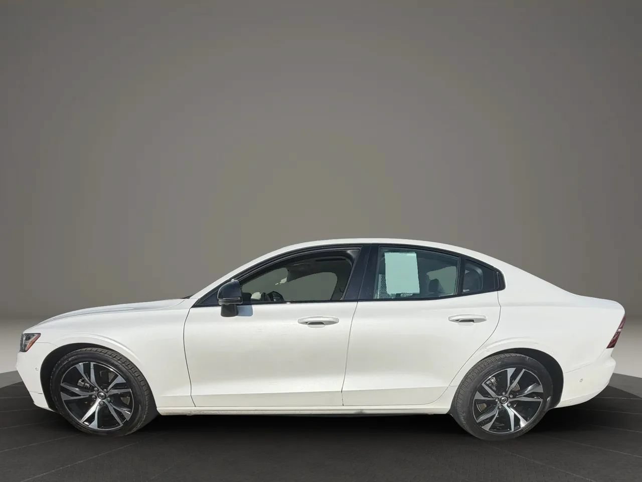 Used 2023 Volvo S60 B5 Plus FWD image 7