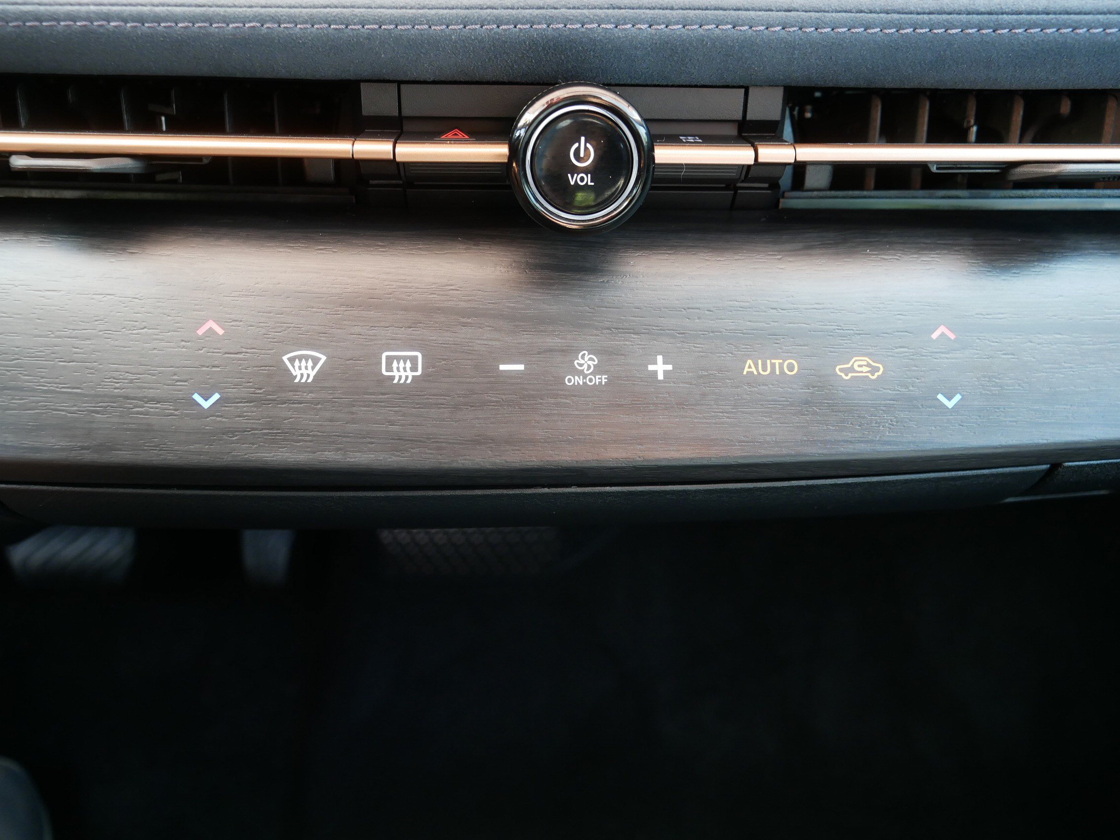 Certified 2023 Nissan Ariya AWD/4WD image 23