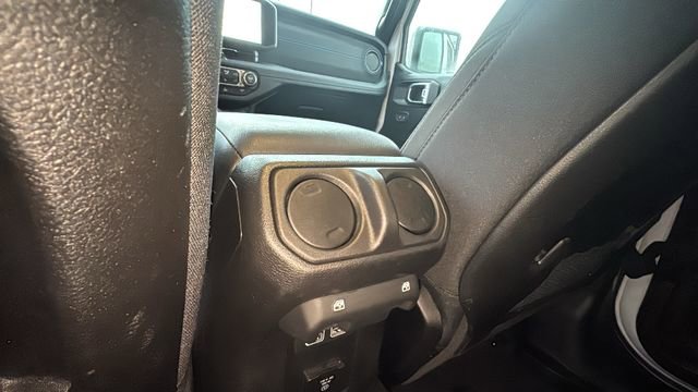 Used 2025 Jeep Wrangler Unlimited Rubicon 4xe w/ Convenience Group AWD/4WD image 24