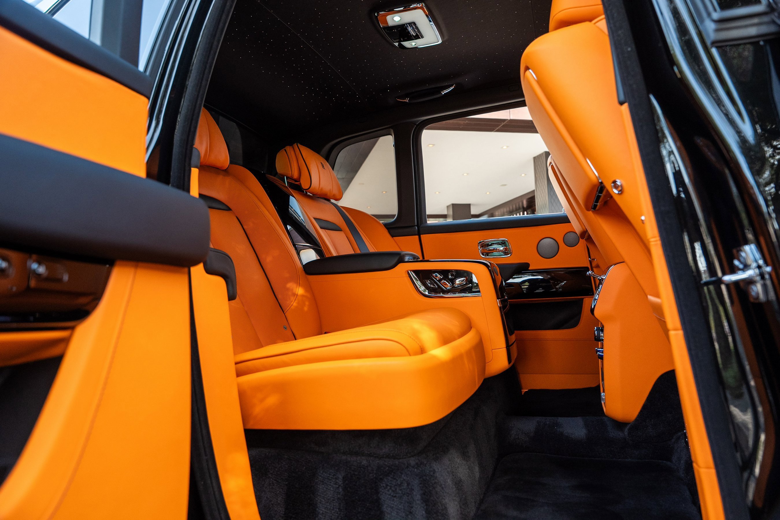 Used 2025 Rolls-Royce Cullinan image 58