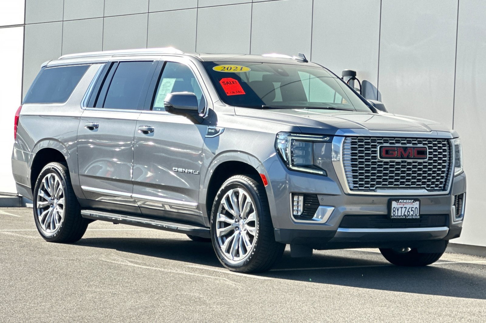 Used 2021 GMC Yukon XL Denali w/ LPO, Illumination Package image 7