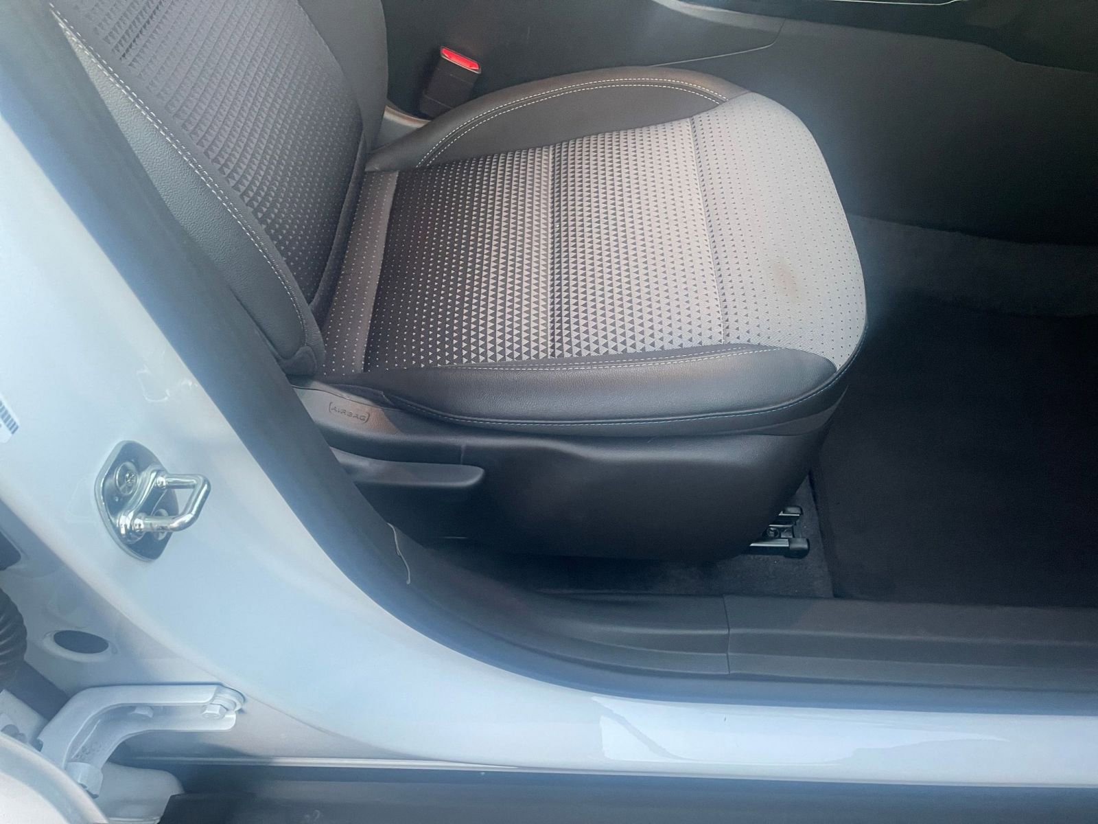 Used 2025 Chevrolet Trax LT image 25