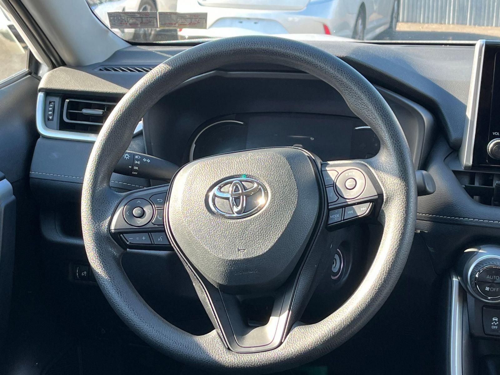 Used 2025 Toyota RAV4 LE image 27