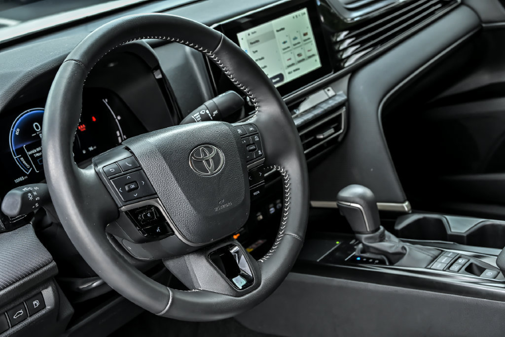 Used 2026 Toyota Camry SE FWD image 15
