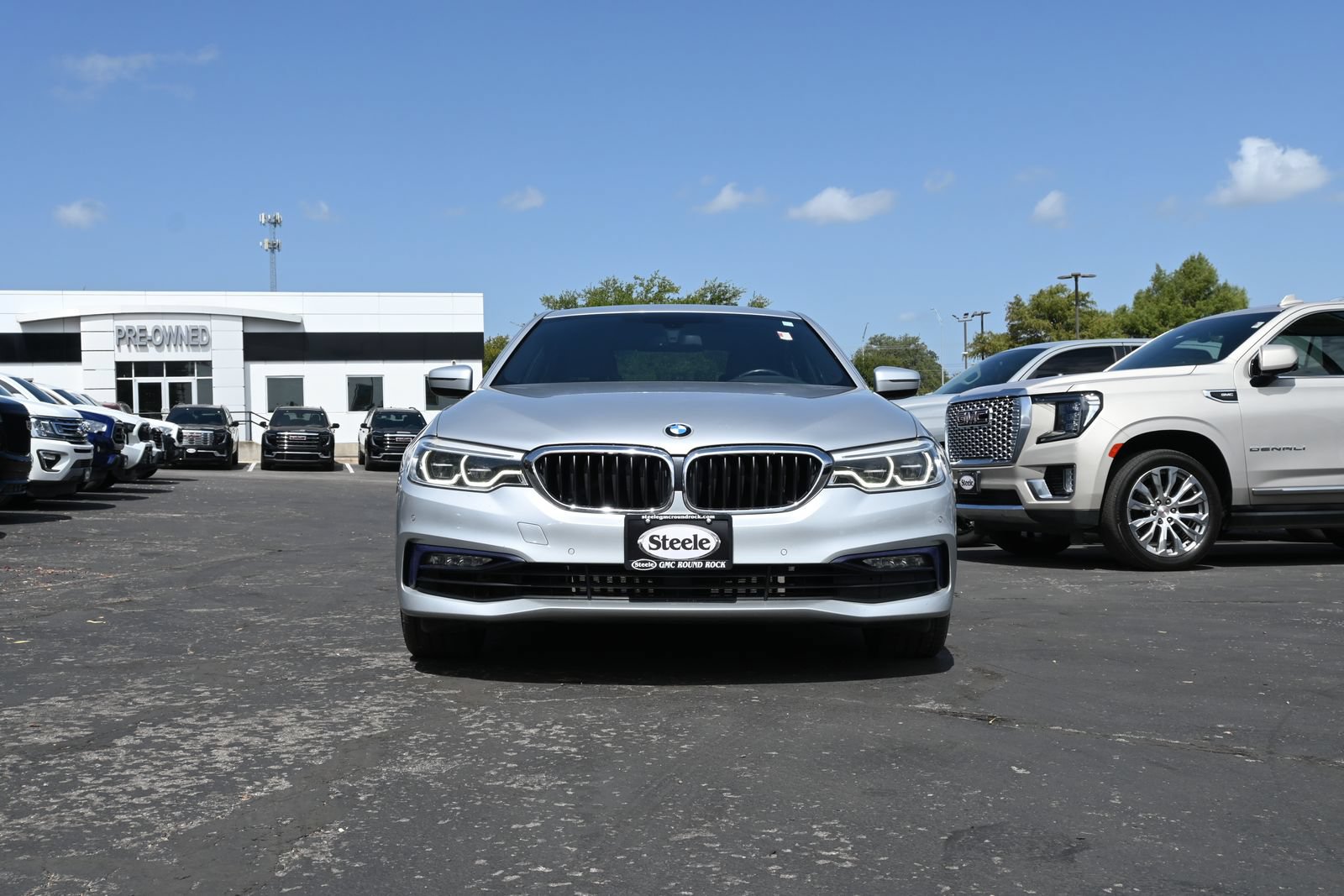 Used 2017 BMW 540i RWD image 2