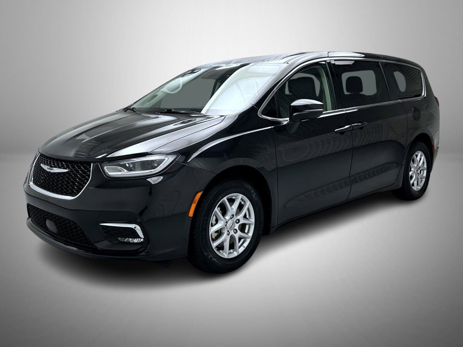 Used 2023 Chrysler Pacifica Touring-L image 1