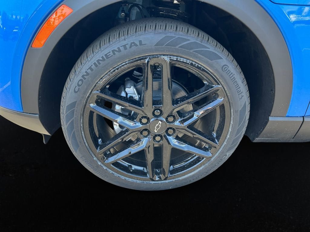 New 2026 Chevrolet Equinox EV LT w/ LPO, Blackout Package FWD image 9