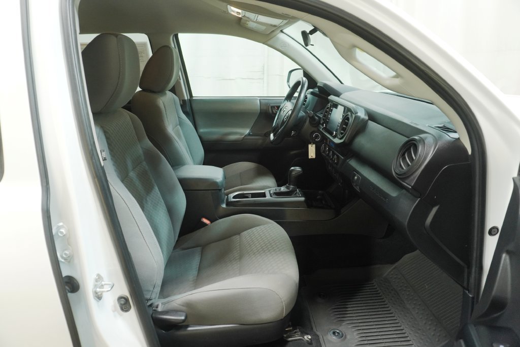 Used 2023 Toyota Tacoma SR AWD/4WD image 11