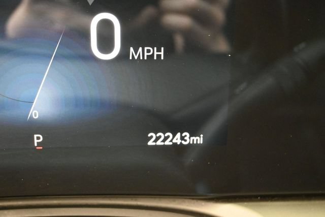 Used 2025 Buick Encore GX Preferred AWD/4WD image 13