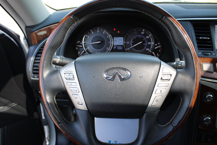 Used 2018 INFINITI QX80 2WD w/ Driver Assistance Package image 13