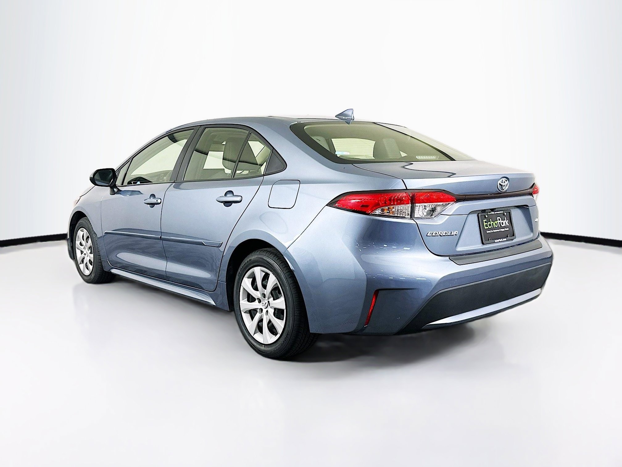 Used 2020 Toyota Corolla LE image 5