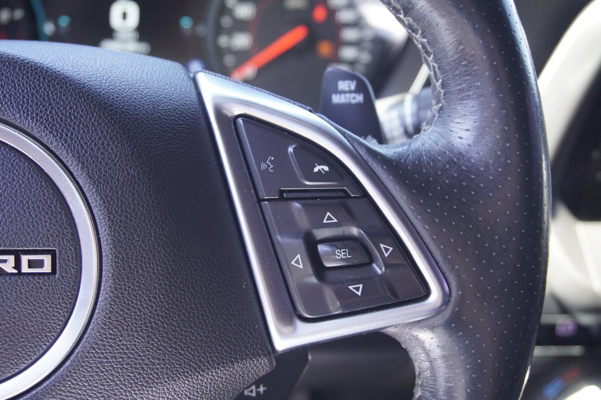 Used 2016 Chevrolet Camaro SS RWD image 17