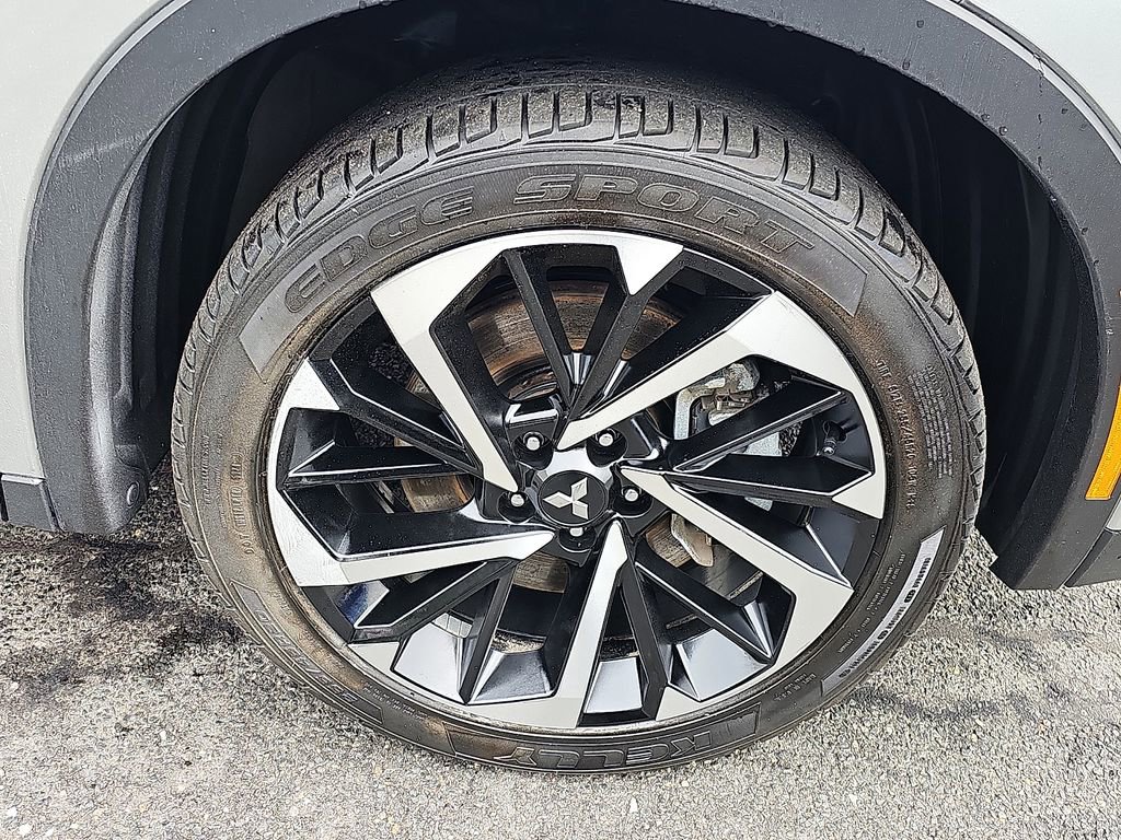 Used 2024 Mitsubishi Outlander SE image 8