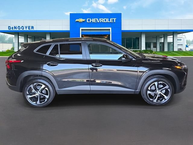 New 2026 Chevrolet Trax RS FWD image 5