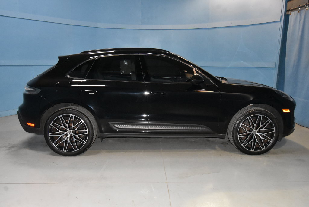 Used 2023 Porsche Macan AWD/4WD image 23