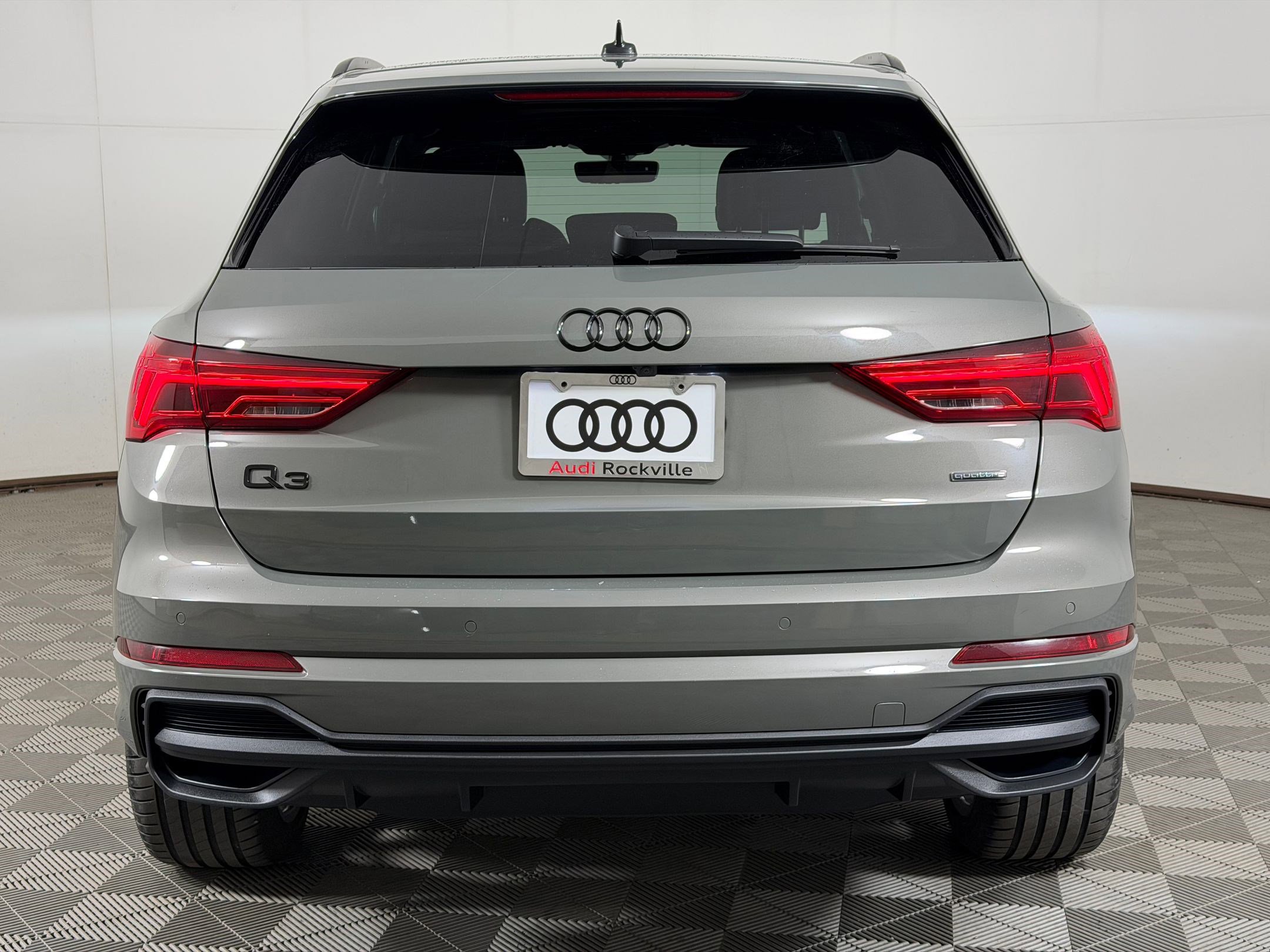 Certified 2025 Audi Q3 2.0T Premium Plus w/ Premium Plus Package AWD/4WD image 10